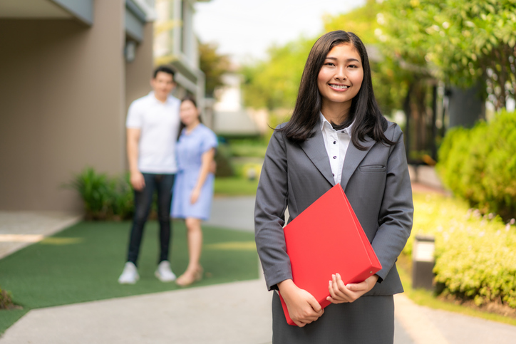 Is A Real Estate Broker And Agent The Same Thing